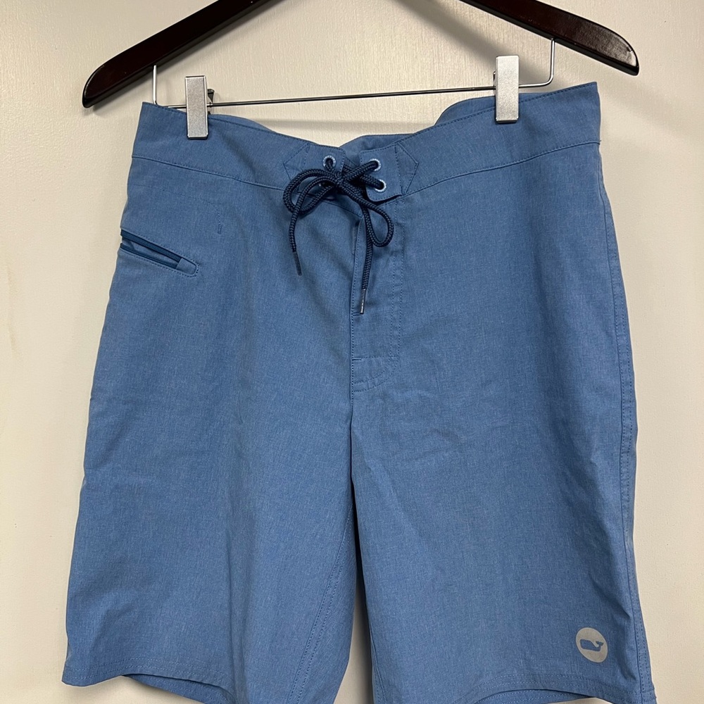 Vineyard Vines Classic Blue Board Shorts, Like new! Size 28